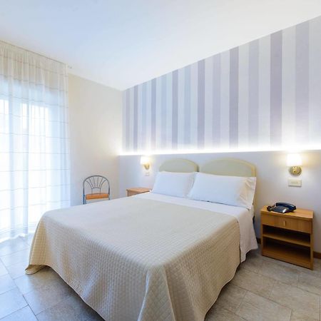 Hotel Falco Riccione Exterior foto