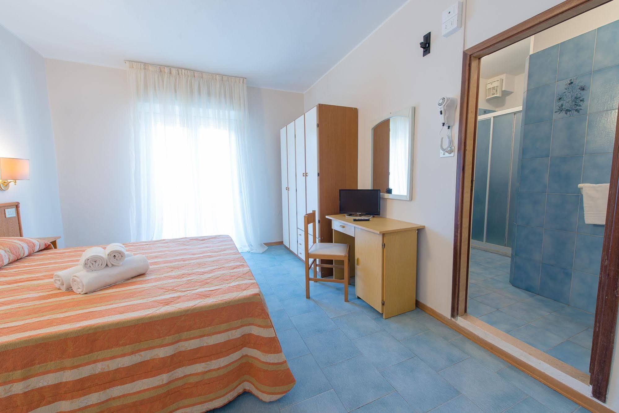 Hotel Falco Riccione Exterior foto